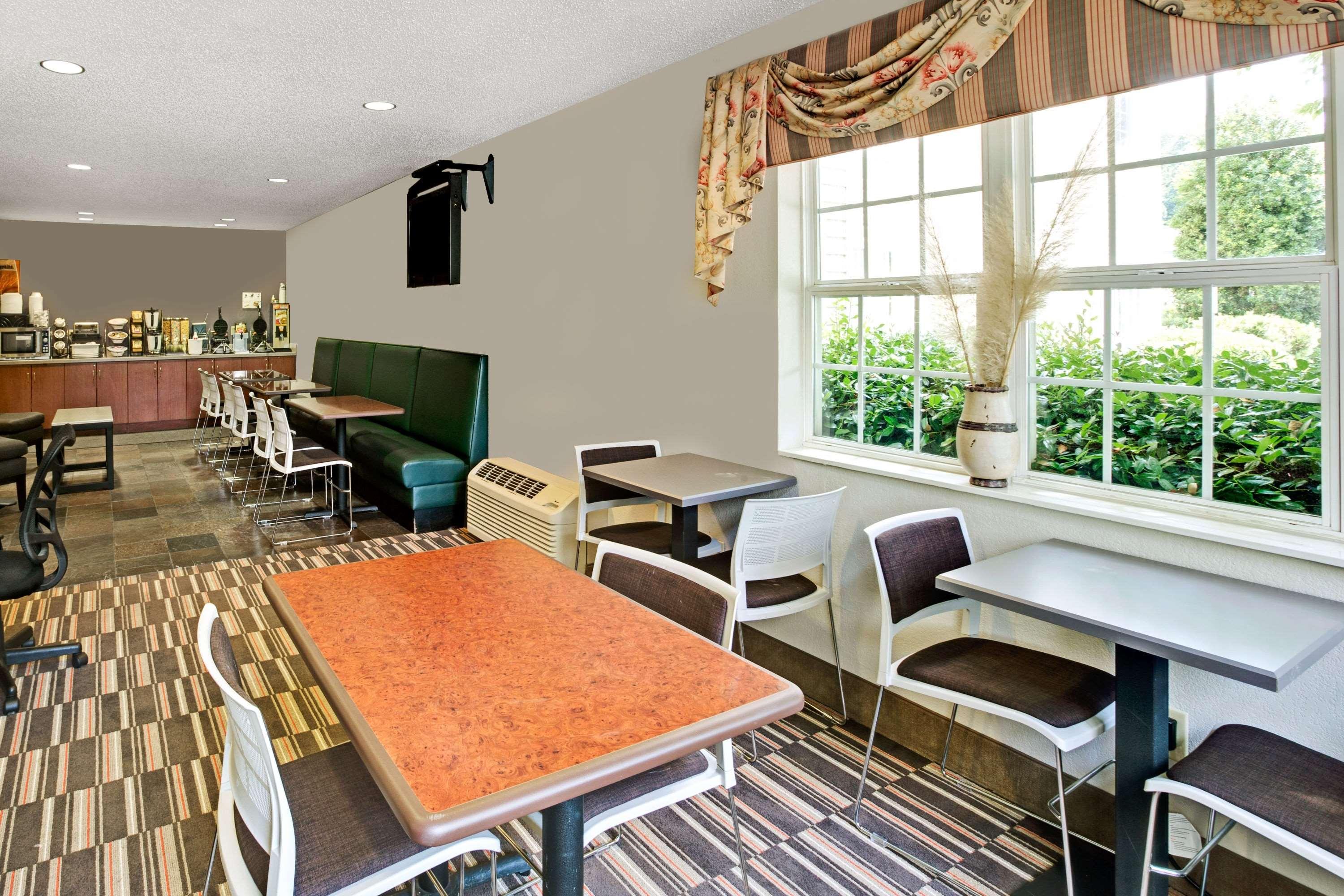 Microtel Inn & Suites By Wyndham Cherokee Dış mekan fotoğraf